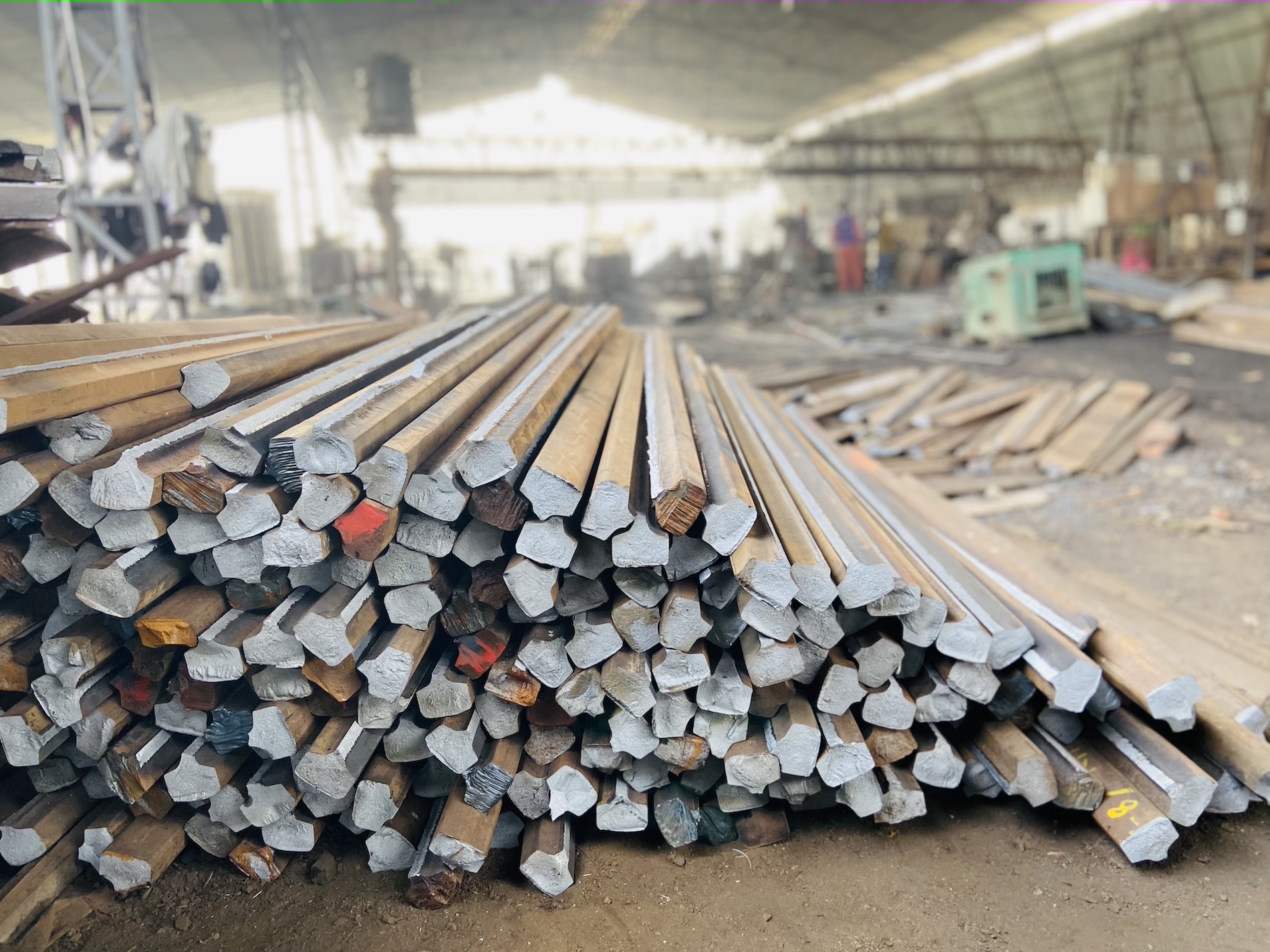 IMPORTERS & SUPPLIER OF FERROUS & NON FERROUS PRODUCTS